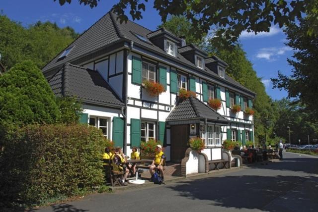 Wisskirchen Hotel & Restaurant Odenthal Eksteriør billede